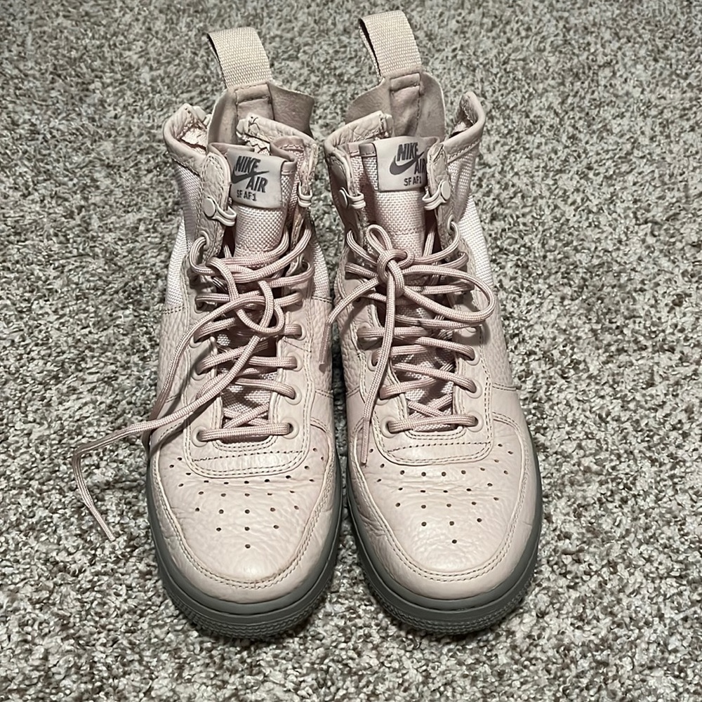 NIKE Air Force 1’s SF Light Pink Woman’s Size 7 Street Style Sneakers